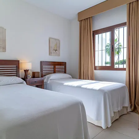 3 Bedroom Awesome In Apartment