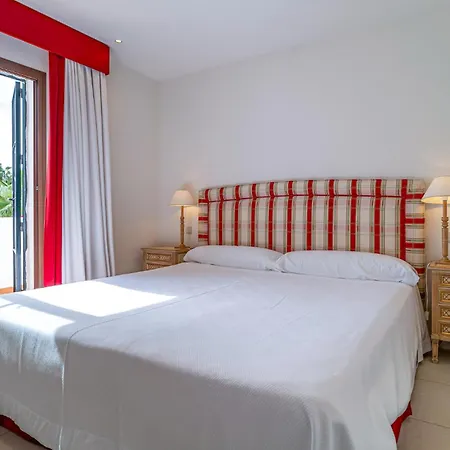 Apartment 3 Bedroom Awesome In *