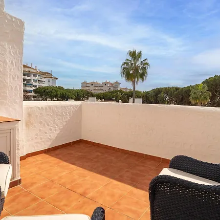 3 Bedroom Awesome In Apartment